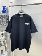 miu Miu 谬谬 高克重 2025夏季新款做旧破洞字母残缺印花 Logo最新品短袖 Dd 专柜同步有售，原单狠货，时尚进口原版科技面料，上身舒适透气，原版定