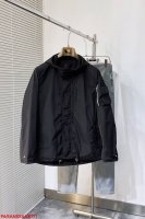 p460 Pa Prada 2025开纯新款男士连帽夹克外套，高定专柜面料 透气舒适度高，细节无可挑剔，品牌元素设计理念，做工考究工艺复杂，专业代购级体现高品质