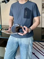 始祖鸟 短袖T恤 采用速干面料 舒适透气且利于排汗 版型简约 左胸处品牌字母 袖口处标志性图案印花 低调彰显品牌特色 增添精致感 尺码M-Xxxxl 颜色有点色