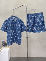 短袖 短裤 Louis Vuitton路易威登独家专供春夏新款专柜同款套装 透气舒适休闲 高级感满满 细节精致高档 做工无可挑剔 原版高端面料很显高级 面料柔软
