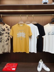 纪梵希 2025Ss春夏最新款圆领时尚短袖T恤，官网同步，专柜纯棉面料！贴肤舒适，耐看又好穿，经典简约Logo设计，原厂工艺一丝不苟，型男必备单品 码数M-4X