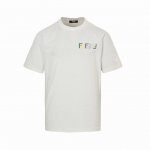 fendi 芬迪 Ff彩色发泡印花短袖 男女同款，采用32支250G纯棉面料，布面干净，上身非常的舒服，质感区别于普通棉质面料 ，胸口不规则彩色发泡立体胶工艺在