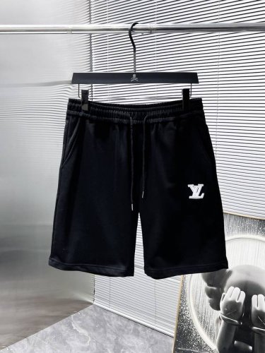 路易威登 Lv 2025夏季新款 短裤 休闲裤，高端版本！专柜定制面料 透气舒适度高，细节无可挑剔，品牌元素设计理念，体现高品质。手感细腻柔软！呈现休闲裁剪，上
