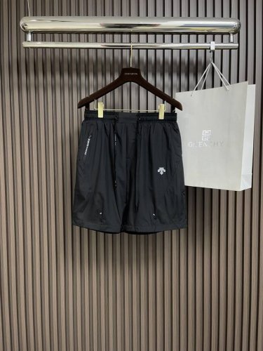 Descente迪桑特 2025Ss夏季新款休闲短裤速干短裤，定制面料轻薄，透气，快干，此款裤非常百搭，日常、户外运动都可以穿，弹力腰设计穿着更舒适！尺码：48