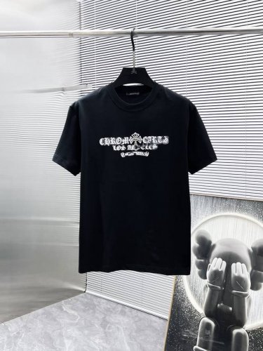 克罗心 Ch 2025新款 圆领 短袖 T恤 ，高端版本！专柜定制面料 透气舒适度高，细节无可挑剔，品牌元素设计理念，体现高品质。手感细腻柔软！呈现休闲裁剪，上