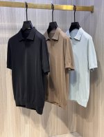 型号D-7302#，Z家 2025春夏最新男士无纽扣翻领短袖针织衫，精选针织棉质面料制成， 80支超柔长绒棉，16针密致针法，纹理清晰，紧密不易变形，质感软糯亲