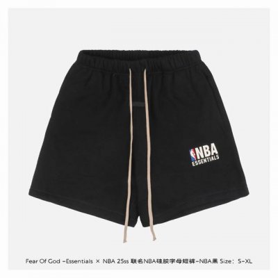 本地自取：220 fear Of God -Essentials × Nba 25Ss 联名Nba硅胶字母短裤-Nba黑 全新联名以「无声的张力」重塑运动时装边