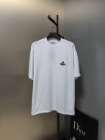 斯图西 2025Fw短袖T恤 刺绣工艺 高端32S双纱280克面料 重磅面料 定制拉架罗纹同缸同染 三标齐全 男女同款 颜色：黑色 白色 尺码： Xs S M