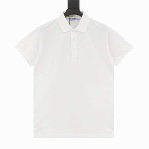 prada 普拉达 25Ss 暗纹刺绣小标polo短袖 选用棉质珠地网眼布打造，定制材质260G长绒棉。衣领为双系统提花定织扁机制成，有弹性，不变形。衣服全部原