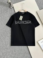 p110 Balenciaga* 2025春夏款上新 原高版本 巴黎世家 面料采用270克高密度纯棉 不变形 不缩水 工艺介绍：左胸前双B经典Logo仿手绘植绒
