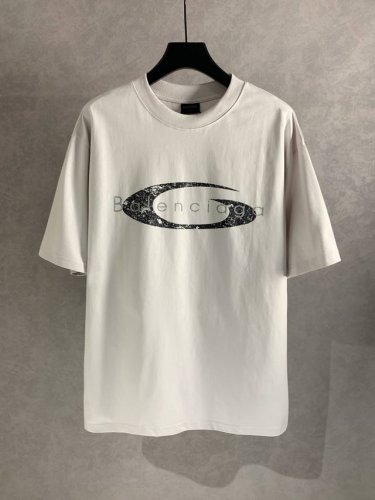 高品质 Balenciga 巴黎世家 渐变标识字母圆领短袖T恤 ，采用前渐变印花工艺 纯棉柔软面料，对色定染面料，超精细平网工艺，潮流感十足，定染纯棉面料，Os