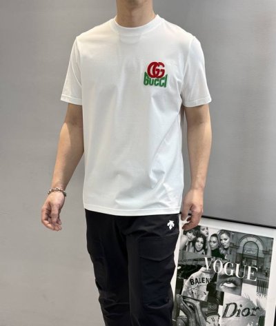 Gucc*古齐25S春夏圆领T恤.优秀品质和当代流行元素搭配.前胸立体饱满质感Logo超强标签，红绿经典配色牙刷绣工艺！做工相当打Call！百分百双纱紧密纺 1