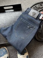 顶级精梳牛仔裤！ 人气爆款！Zegna 杰尼亚专柜新品精梳牛仔裤！恒隆在售万元级，款号：9836 杰尼亚家今年最新新疆长绒棉牛仔面料，经过纯天然碱性水洗工艺，液