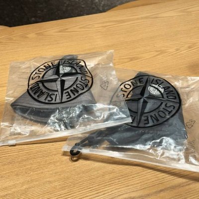stone Island 19Ss 石头岛渔夫帽速干面料抽绳盆帽潮男女帽子，面料超级柔软细腻。帽型百搭不挑人。非常轻薄，透气性极佳。两色可选，头围以及抽绳可调节