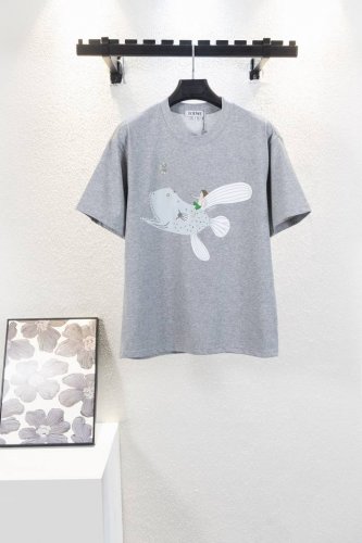 顶级版本 款号K470 Loewe罗意威鲸鱼印花刺绣短袖 面料：规格采用实打实280G 100%纯棉 针织内的兰博基尼，定织定染！属于高敏感特殊色 我们对面料的