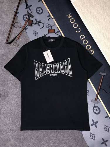 P110 Balenciaga 25S夏款 颜色 黑色 浅灰色 尺码 S M L Xl 前裂痕印花 280G精梳紧密棉 高品质 男女同款