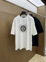 Dg Ss夏装新品 专柜在售 最新系列图案Logo短袖T恤 必须人手一件的节奏！ 进口顶极精梳棉面料，极为亲肤舒适 摸上去非常的细腻，质感很好，完美体现立体感