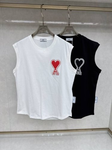 ami 高端定制 专柜官网同步发售！辅料全部原版定制出品，贸易公司真品订单。高级定制进口面料，以天然植物纖維提炼出来，比一般棉织物轻薄 手感柔软，穿着舒适 完全