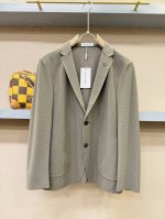 dior迪奥 2025春夏新品男士休闲西装外套，适合多种场合穿搭！经典品牌字母标点缀。外贸公司订单！面料质地细腻、定制原版面料！触感又柔软细腻、但型态又笔挺有型