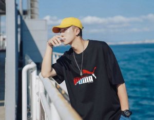 上新！春夏新款彪马 puma短袖T恤,版型剪裁特别有讲究！上身很洋气显瘦内搭外穿都看 高密针织圆领设计，平整简约！亲肤透爽！T恤面料的柔软性舒适性无可挑剔！男女