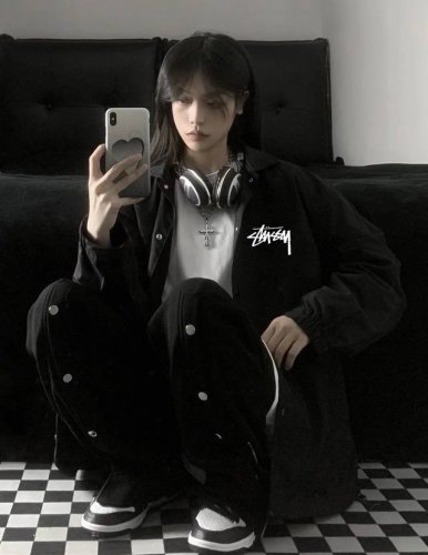Stussy X Wassup联名斯图西立领教练夹克外套 精选优质梭织加厚面料 匀整光洁 吸湿耐磨不易折 厚实板正上身超赞宽松版型结合立体裁剪工艺 留有充裕活动