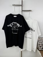 款号X51 Supreme X Mm6 Maison Margiela款联名款T恤短袖 作为近年来最受时下年轻群体欢迎的品牌之一，Mm6继承了根植于Maison