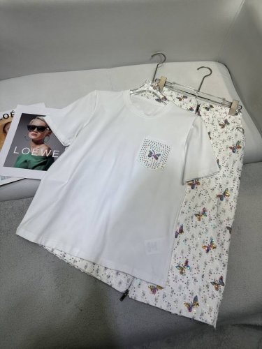 25Ss早春新款亮片T恤+牛仔半身裙 重工工艺 超级显瘦 高品质 两色三码 Sml