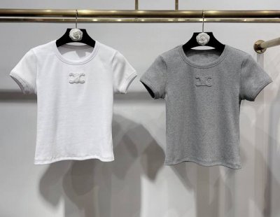 上新啦 独家跑量爆款T恤首发 25Ss Celin*独家爆款高品质凯旋门重工刺绣螺纹T恤 一件超级百搭又舒适的基础款神器 面料采用高品质进口螺纹间条织法 柔软亲