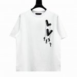 款号Y330 louis Vuitton 路易威登 23Ss 黑白Logo伞兵短袖 专柜7160元购入 也是当季主线元素 原身布切捆条做罗纹 原版定染颜色 前幅