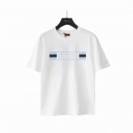 实拍细节图+尺码表 Gucci 古驰 新能源电池Logo印花圆领T恤 选用客供定制针织100%纯棉面打造,面料手感细腻，厚实有质感的纯棉布 高密度的机织工艺，如