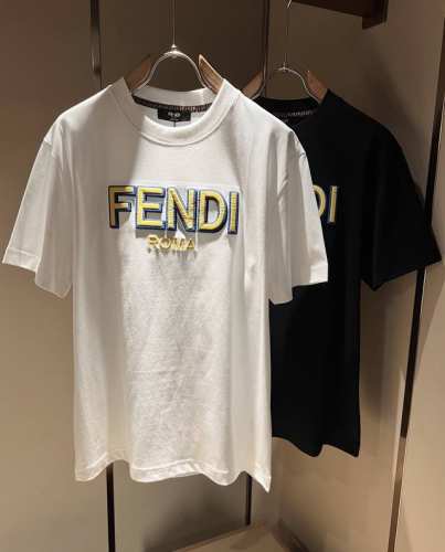 Fen*I 芬*迪2025春夏新款Fd家族Ff男女同款短袖T恤 男女同款百搭极简短袖 意大利原厂订单 Fd家族人气单品 简约纯色系打造 Fd家族经久不衰的标志性