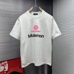 Lulu2025新款立体硅胶字母Logo情侣款短袖T恤 采用高成本320克双股双纱纯棉面料 厚实挺阔 立体Os剪裁版型 时尚百搭 网红同款 匠心款 简约中透漏着