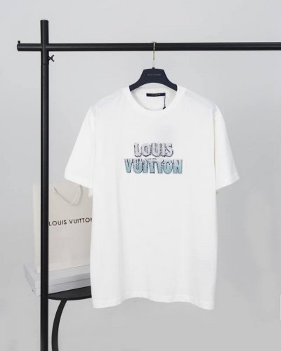 顶级版本.官网品质 Louis Vuitton*路易威登 Lv 串珠刺绣字母短袖T恤 采用原板独家定制260克32支双莎纯棉面料 质感非常柔软舒服 100%区别