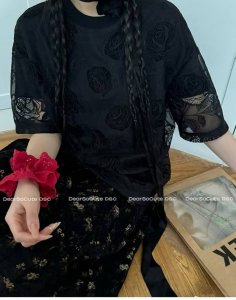 爆款玫瑰花刺绣镂空上衣翻单继续出货 镂空刺绣真丝蕾丝短袖上衣中长款宽松透视蕾丝衫叠穿外搭洋气T恤 颜色：黑色 白色 码数：S一Xxl