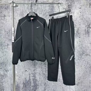 1090 挂拍 Supreme X Nike 联名款 Ss25 Week4 Track Jacket 袖口刺绣Logo拉链开合夹克外套 男女同款 原版1：1定做