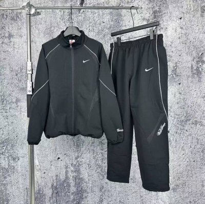 1090 挂拍 Supreme X Nike 联名款 Ss25 Week4 Track Jacket 袖口刺绣Logo拉链开合夹克外套 男女同款 原版1：1定做