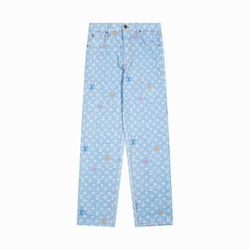 上新： 款号：B902 Louis Vuitton 路易威登Lv新款彩色字母刺绣Logo牛仔直筒阔腿长裤 1面料采用定制原版牛仔布料，布面纹理清晰 质地柔软不是