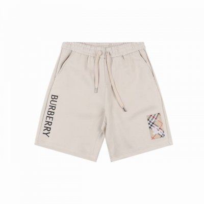 burberry 25Ss 战马贴布压胶字母短裤 巴宝莉爆款短裤，男女同款，让每一次迈步都无拘无束，立体剪裁大幅提升运动自由度，腰部内置弹力抽绳，贴合身形不勒肤