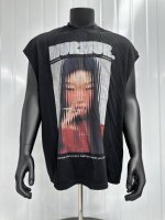 Vt033 Haby女团Yoonchae Big Face人像印花复古水洗做旧无袖坎肩T恤 小领口设计 白墨数码直喷印花 手工磨破工艺 高街复古重磅做旧水洗Vi