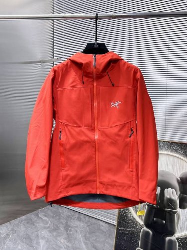 X.CostumeNew Arrivals公司 Arc’Teryx ｜Gamms Mx 软壳冲锋衣 工艺说明：采用定制客供面料，户外运动梭织防风速干透气软壳 版型立体裁剪，全身多处