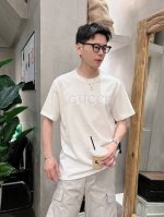 gucci古驰独家专供新款原单男士休闲短袖 高端定制 高版本 时尚百搭爆款进口面料 手感超柔软细腻 穿着亲肤舒适 高端精品 代工厂P精细做工 上身非常赞 男士必