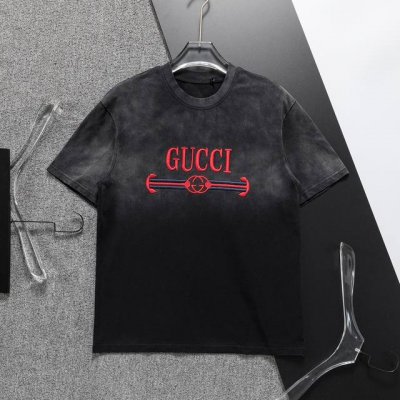 Gucci 古驰 新款洗水T恤.男士圆领经典Logo刺绣短袖T- Shirt 采用进口客供定制面料 高端的品质 尽显奢华。88673尺码：M-3Xl