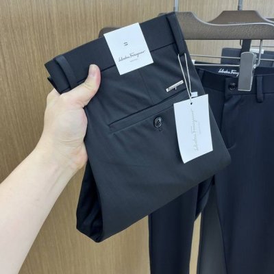 fg 2610Ss春夏新品，官网同步有售，男士高端商务休闲西裤，高端进口面料，带弹力，后面采用硅胶字母压胶，五搭配，即经典又时尚，合体裁缝，上身效果无约束感 ，