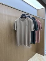 pd 早春新款短袖抢先发售 男士日常出门闭眼搭 高级定制面料短袖T恤 魅力在于创造了简约奢华感的时尚,随意搭配感受英式风格独特气质. 宽松的版型展现出休闲随意的