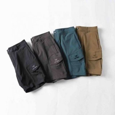 Arc'teryx 始祖鸟软壳功能性速干户外休闲短裤 这是鸟高端Veilance商务高端系列，内部压胶工无缝拼接 集功能性，美观性和耐久性于一身，延续了抵御严苛
