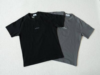 stone Island Ss25 石头岛背面反光徽标Logo圆领短袖T恤 男女同款 颜色：黑色 石墨灰色 尺码： S M L Xl 尺码表 S M L Xl