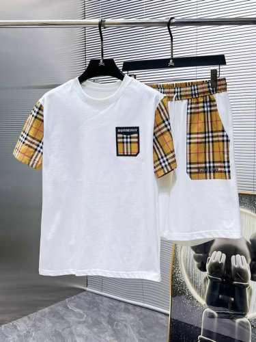 巴宝莉 Burberry 2025Ss夏季新款 休闲 短袖 短裤裤 套装，高端版本！专柜定制面料 透气舒适度高，细节无可挑剔，品牌元素设计理念，体现高品质。手感