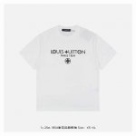 LV 25Ss 1854老花压胶短袖 面料采用230克重精梳棉 定制32支1*1螺纹 成衣两遍水洗处理 面料舒适亲肤无异感 定制定染面料 纺织密度高 垂感佳 不
