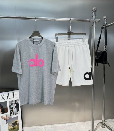 上衣 裤子 Alo*25S夏季新款五分短裤可搭配套.经典字母Alo造型.立体高温烫画发泡工艺.视觉感受超前！悬垂感强！手感质感都极完美！侧身无缝Logo的经典设