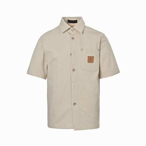 本地自取: 360 louis Vuitton/路易威登 25Ss 品牌标识徽标牛仔短袖衬衫 这款短袖衬衫采用奢华的丝棉混纺面料制作而成，宽松的版型既轻松又精致